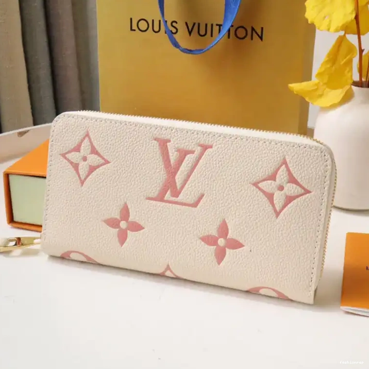 Fashionrepsfam ru LV 2304DJ0072 Bag 0810